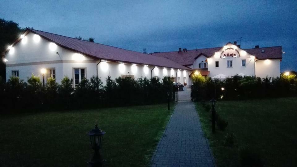 Centrum Turystyki Wiejskiej Alicja Ksiezpol Ngoại thất bức ảnh